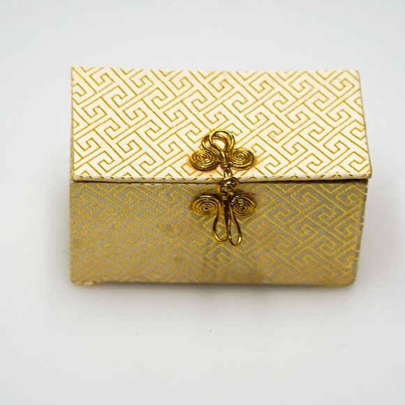 Beautiful Vintage Li Bien Hand-Painted Glass Ornament. - Picture 4 of 4